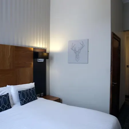 Acorn 3* Glasgow