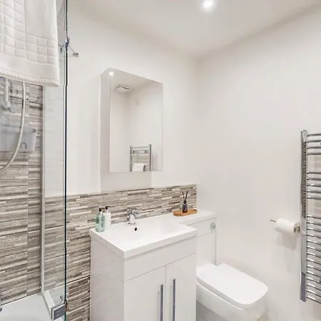 펜션 Cairn Introduces Mavisbank Gardens - Where Homely Charm Meets Modern Living