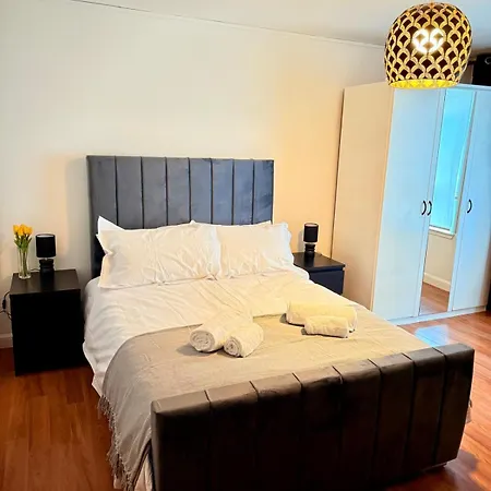 Apartment 2 Bedroom Near Centre, Celtic Park And Emirates Arena