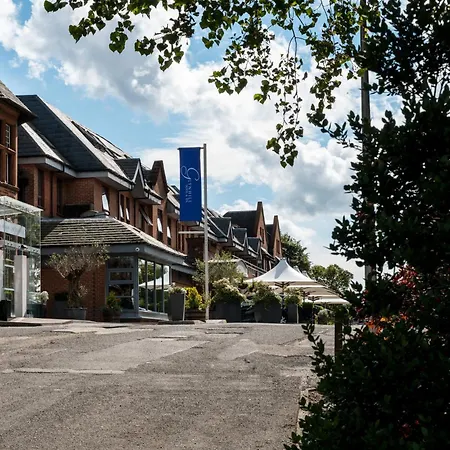 Glynhill & Near Airport Hotel