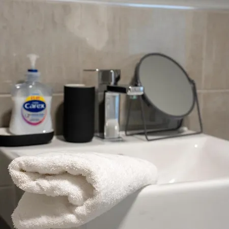 3 Bdr House At Caledonia Luxe Short Lets & Serviced *