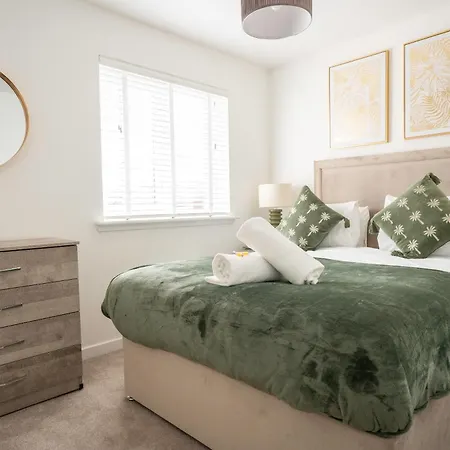 3 Bdr House At Caledonia Luxe Short Lets & Serviced *