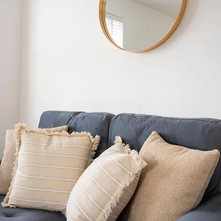 3 Bdr House At Caledonia Luxe Short Lets & Serviced غلاسغو