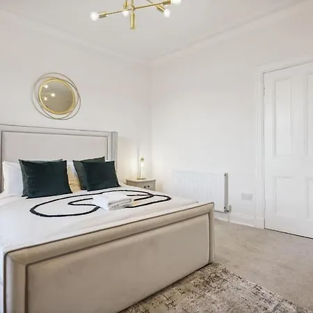 Holiday home Large Terraced With Parking *