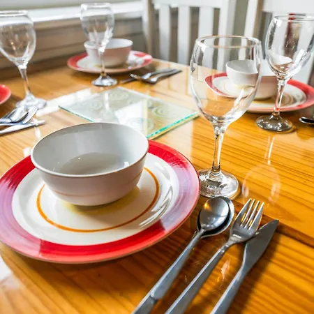 Stylish Flat Near Merchant Glasgow