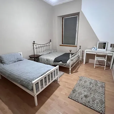 Cheerful 5 Bedroom House Close To West End And Parking 格拉斯哥