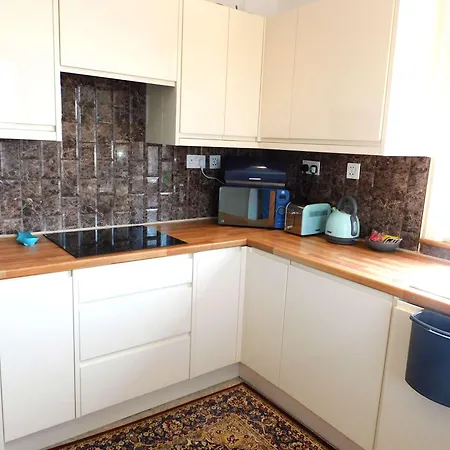 Сasa de vacaciones Spacious 3 Bed Family Friendly With Garden & Parking Sleeps 6 & Baby Near Glasgow