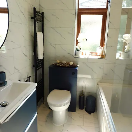 Сasa de vacaciones Spacious 3 Bed Family Friendly With Garden & Parking Sleeps 6 & Baby Near Glasgow