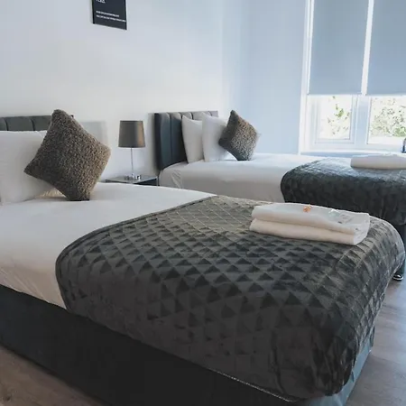 Stylish 3br By Hampden No 161 With Free Parking