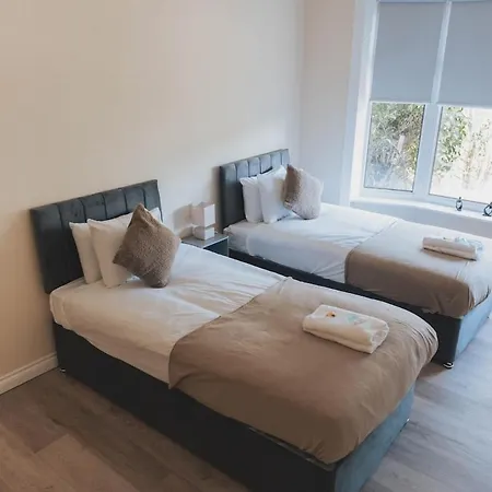 Stylish 3br Near Hampden No 264 With Free Parking