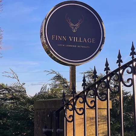 홈스테이 Finn Village Loch Lomond - The Black With Private Jacuzzi-style Bath 드리맨