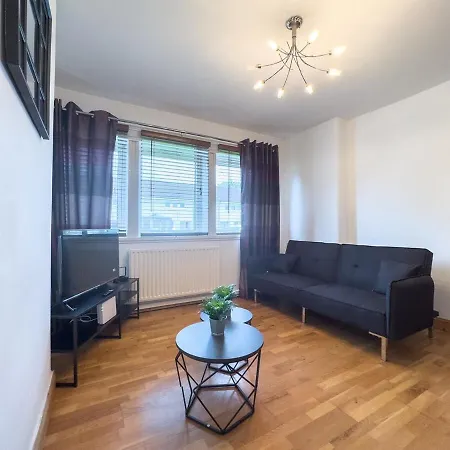 Clydebank 2 Bedroom * Глазго
