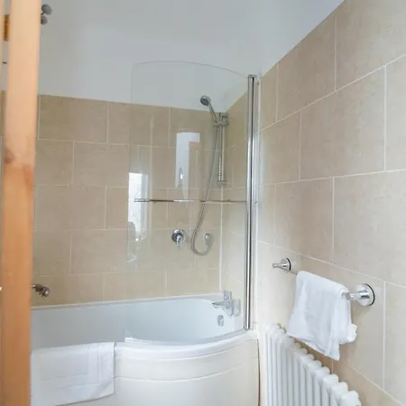 Clydebank 2 Bedroom * Глазго