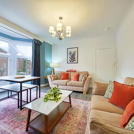 Comfortable 2br With Free Parking * Glasgow