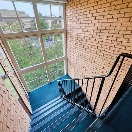 Apartmán 2br Flat Walk To Buchanan Hydro With Parking