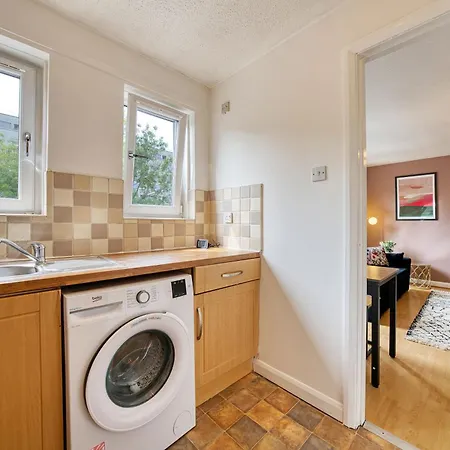 2br Flat Walk To Buchanan Hydro With Parking Glasgow