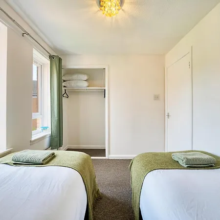 2br Flat Walk To Buchanan Hydro With Parking Glasgow