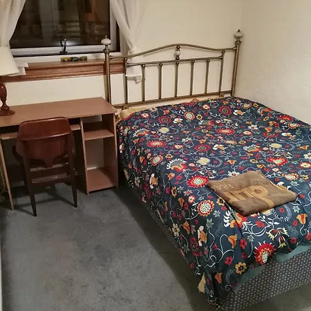 Glasgow Room Guest house *