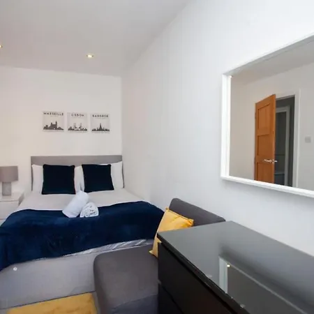 Southside Flat With Private Garden! * 格拉斯哥