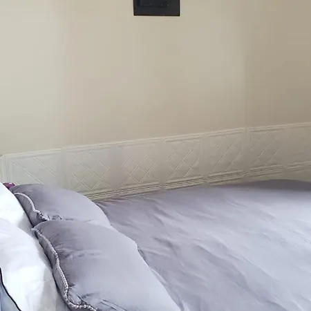 Cosy And Bright 3-bedroom Flat * Γλασκώβη