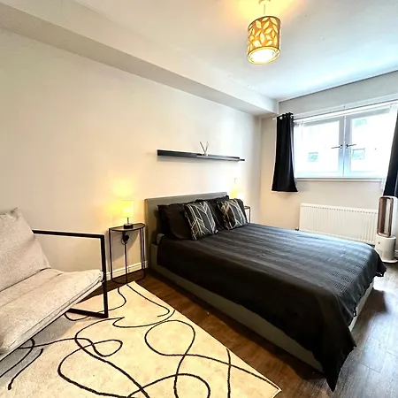 The Clyde Retreat, 2 Bedrooms *