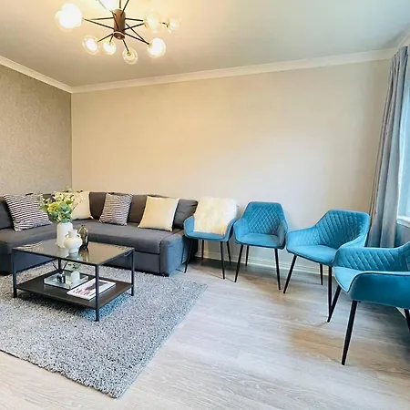 Дом отдыха Elegant 3br House In *