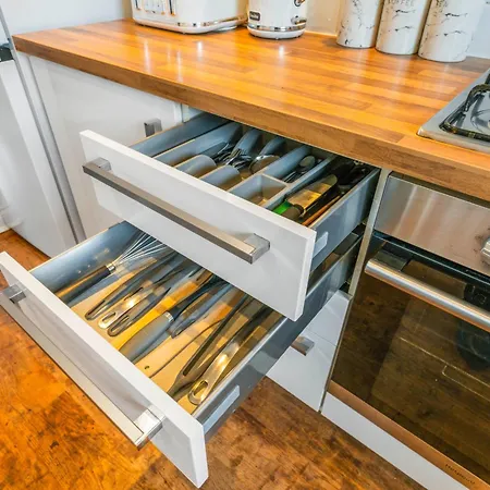 Casa de Férias Modern 5 Bedroom Townhouse With Free Parking Glasgow