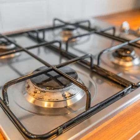 Modern 5 Bedroom Townhouse With Free Parking * Glasgow