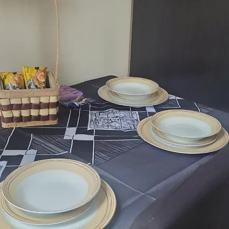 Cosy And Bright 3-bedroom Flat *