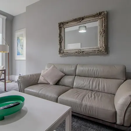 Lejlighed Spacious Hillhead Haven - Pass The Keys Glasgow