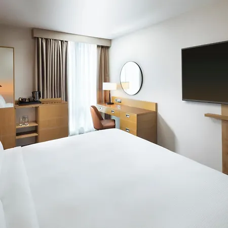 ヒルトン ガーデン シティ センター ホテル 4*
