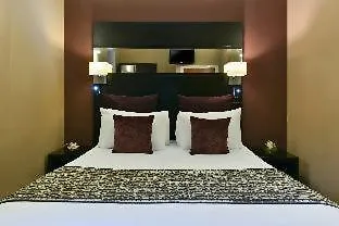 Hotel apartamentowy Fraser