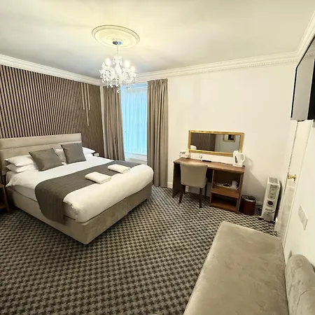 Hotel Sandyford 3*