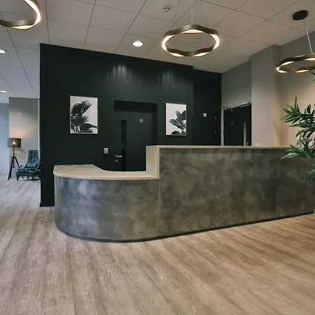 For Students Only - George Street In Apartment *