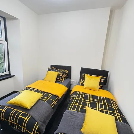 3br West End Flat W Free Parking Apartment Glasgow