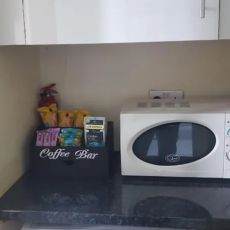 Cosy And Bright 3-bedroom Flat Διαμέρισμα