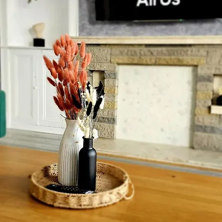 Spacious Haven With Free Parking 別荘 グラスゴー