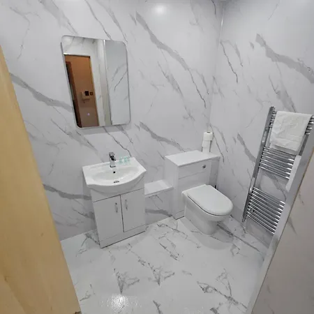 2 Bed Renfield St Center Apartmán *