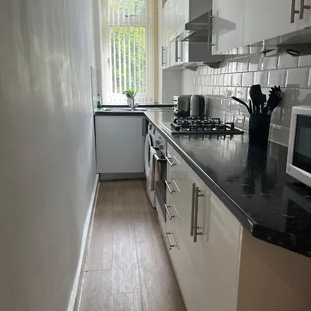 Lägenhet 3br Near Ibrox Subway Sleeps 7 And Parking
