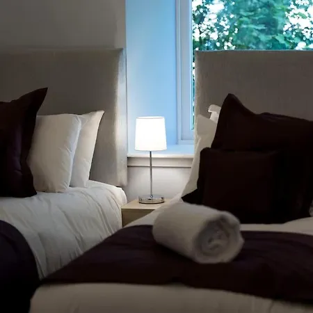 Nyaraló The Burnbank Experience