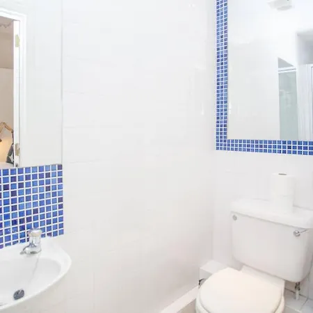 Spacious Period In Glasgow