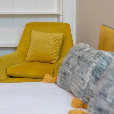 Haven Main Door & Parking - Pass The Keys * グラスゴー