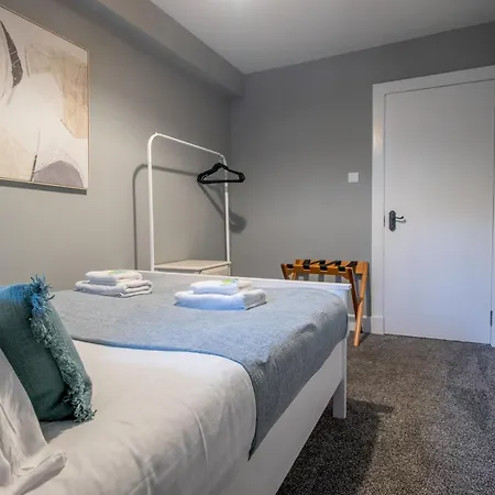 Happy Haven Home, West End - Pass The Keys *