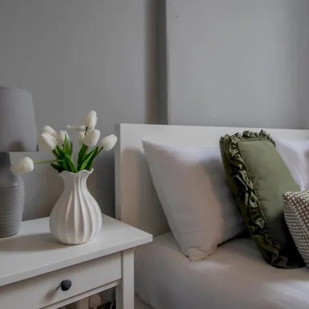 Spacious Hillhead Haven - Pass The Keys *