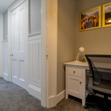 Appartamento Spacious Hillhead Haven - Pass The Keys Glasgow