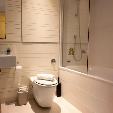 Meadowside Quay 2br Luxurious Glasgow