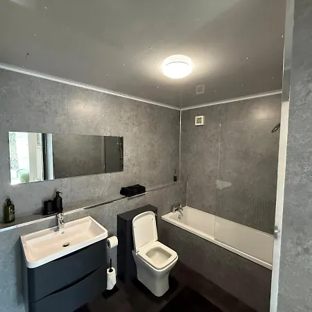 Apartamento Luxurious 2br, 8 Mins From Centre *