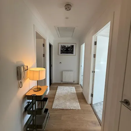 Apartamento Luxurious 2br, 8 Mins From Centre Glasgow