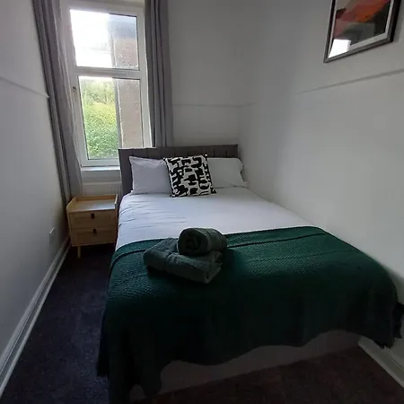 3br Flat Near Maryhill Park And West End With Parking * Glasgow