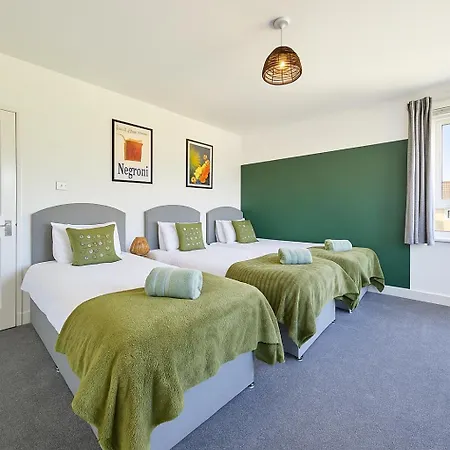 Walk To Hydro And Sec Modern 3br Free Parking גלאזגו